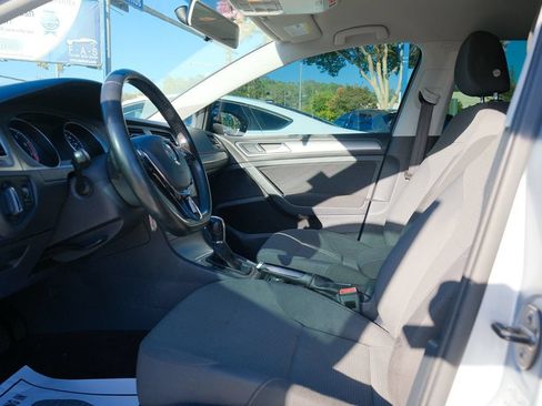 Used 2016 Volkswagen Golf SE FWD image 13