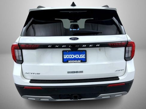 Used 2025 Ford Explorer Active w/ Active Comfort Package AWD/4WD image 6