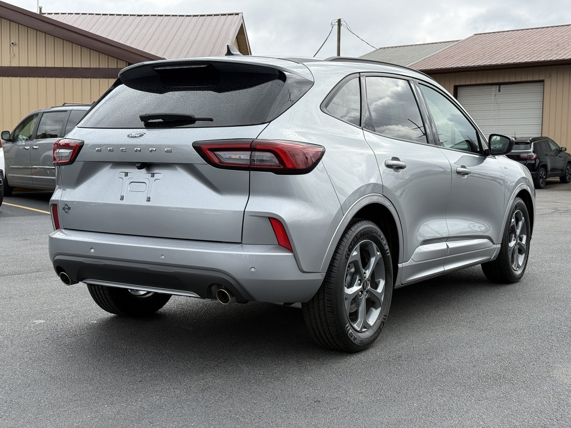 Used 2023 Ford Escape ST-Line w/ Tech Pack #1 FWD image 8