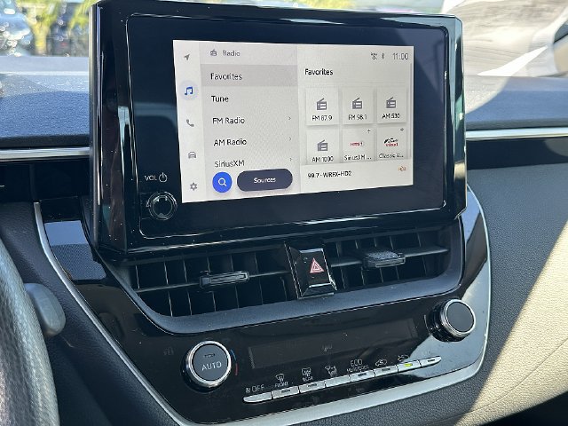Used 2023 Toyota Corolla LE FWD image 28