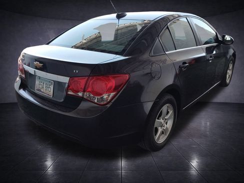 Used 2015 Chevrolet Cruze LT w/ Technology Package FWD image 5