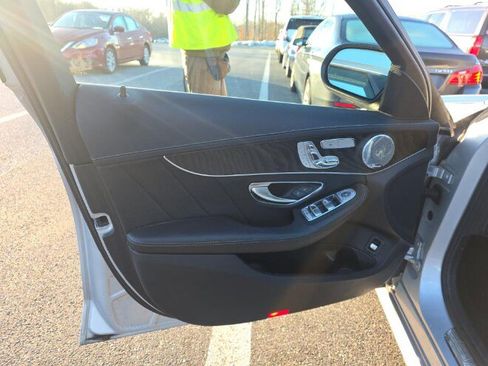 Used 2016 Mercedes-Benz C 300 4MATIC Sedan w/ Multimedia Package image 9