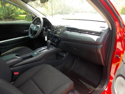 Used 2017 Honda HR-V LX image 15