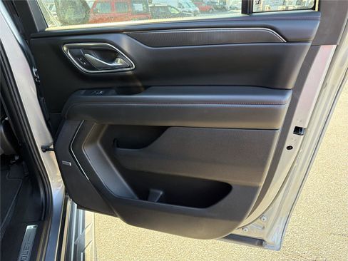 Used 2024 Chevrolet Suburban RST image 16