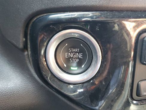 Used 2024 Chevrolet Silverado 1500 LTZ AWD/4WD image 28