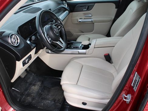Used 2021 Mercedes-Benz GLB 250 image 12