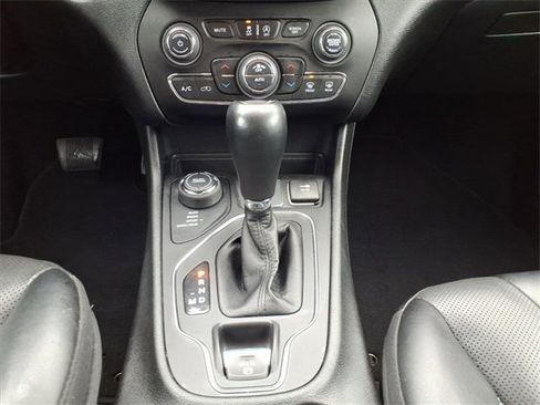 Certified 2022 Jeep Cherokee Latitude Lux image 19