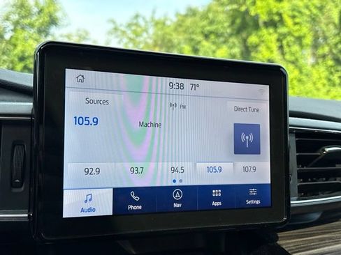 Used 2021 Ford Explorer Limited w/ Equipment Group 301A AWD/4WD image 16