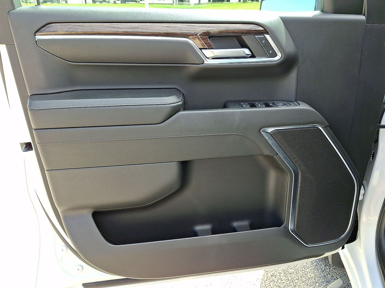 Used 2024 GMC Sierra 1500 Elevation AWD/4WD image 10