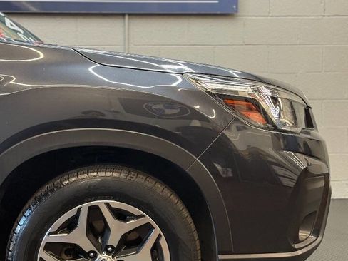 Used 2019 Subaru Forester Premium AWD/4WD image 9
