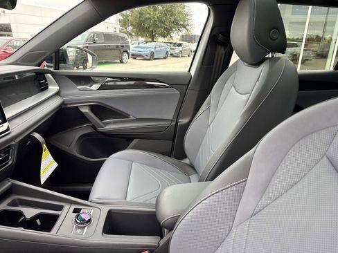 New 2026 Volkswagen Tiguan SE R-Line FWD image 9