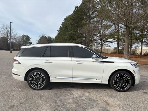 Used 2022 Lincoln Aviator Black Label w/ Dynamic Handling Package image 4