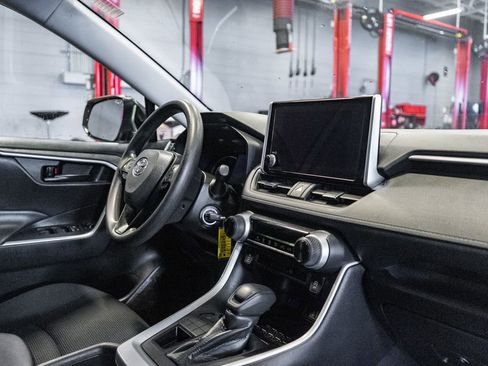 Used 2024 Toyota RAV4 LE image 10