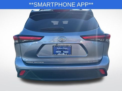 Used 2023 Toyota Highlander XLE image 6