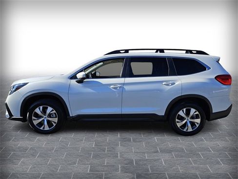 Used 2024 Subaru Ascent Premium w/ Convenience Package image 4