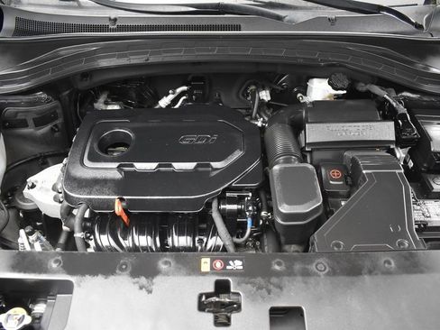 Used 2019 Hyundai Santa Fe SE image 34