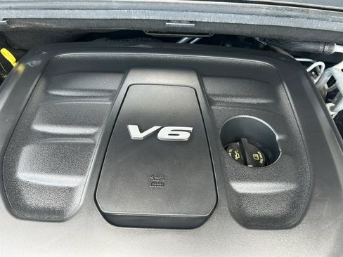 Used 2018 Dodge Durango SXT w/ 3rd Row Seating Group AWD/4WD image 22