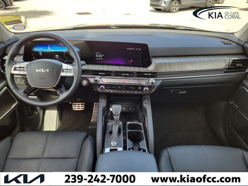 Certified 2025 Kia Telluride SX w/ SX Captain's Chair Package FWD image 17