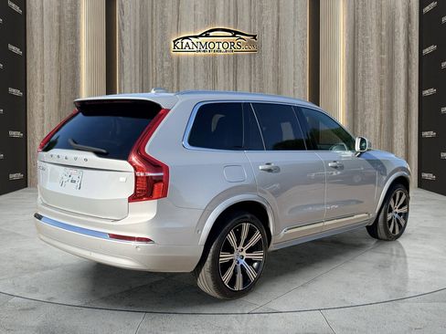 Used 2024 Volvo XC90 T8 Ultimate w/ Lounge Package image 7