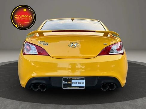 Used 2010 Hyundai Genesis 3.8 RWD image 4