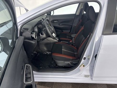 New 2025 Nissan Versa SR w/ Trunk Package image 22