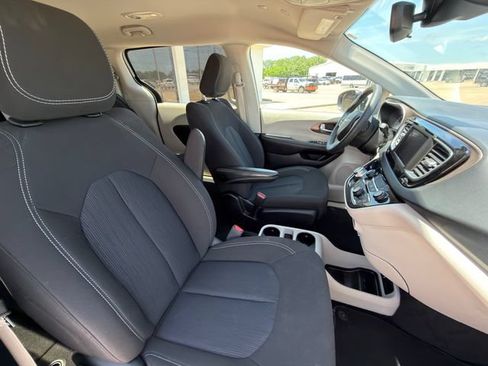 Used 2023 Chrysler Voyager LX FWD image 26