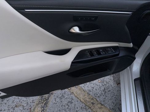 Used 2025 Lexus ES 350 w/ Premium Package FWD image 11