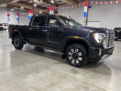 Used 2024 GMC Sierra 3500 Denali w/ Denali Reserve Package AWD/4WD image 7