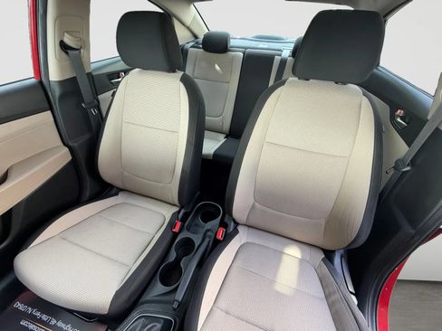 Used 2019 Hyundai Accent SE w/ Cargo Package FWD image 13