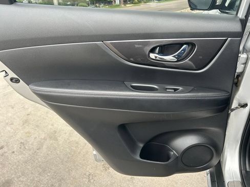 Used 2019 Nissan Rogue SV w/ Sun & Sound Touring Package AWD/4WD image 25