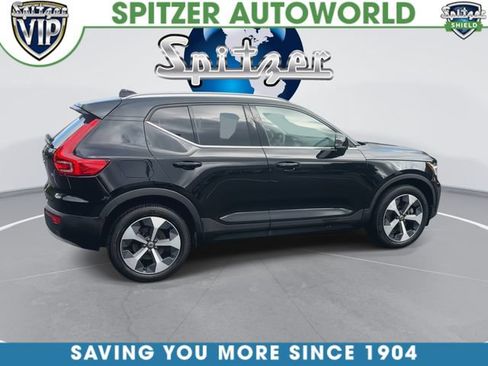 Used 2024 Volvo XC40 B5 Core AWD/4WD image 11