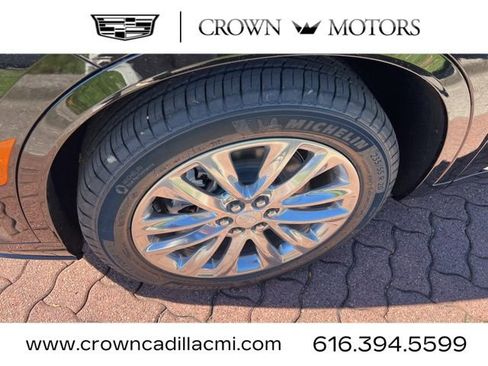Used 2025 Cadillac XT6 Premium Luxury w/ LPO, Floor Liner Package image 4