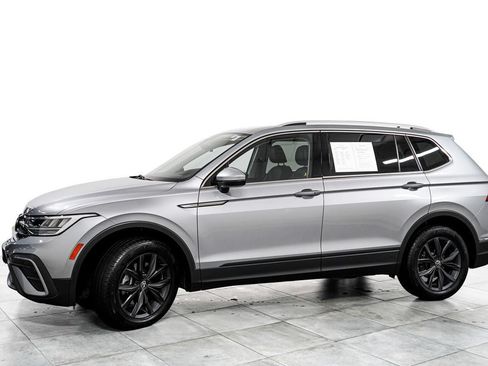 Used 2023 Volkswagen Tiguan SE w/ Panoramic Sunroof Package AWD/4WD image 4