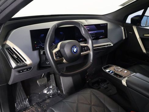 Used 2024 BMW iX xDrive50 w/ Premium Package image 7