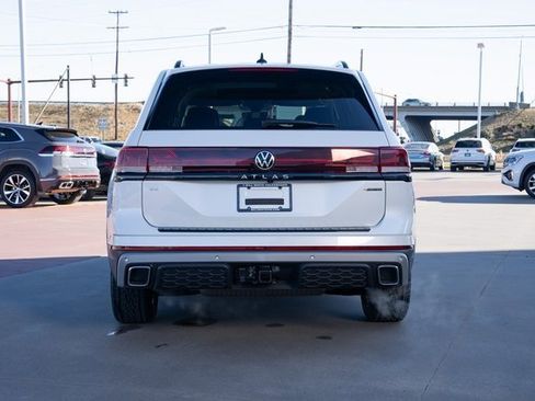 New 2026 Volkswagen Atlas Peak Edition image 5