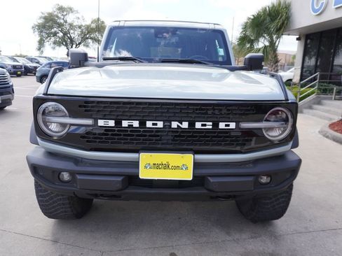 Used 2022 Ford Bronco Wildtrak image 2