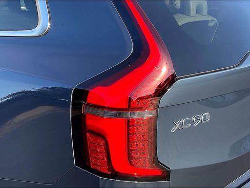 New 2026 Volvo XC90 T8 Ultra w/ Protection Package Premier image 25