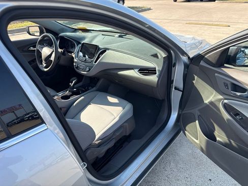 Used 2022 Chevrolet Malibu LS FWD image 15