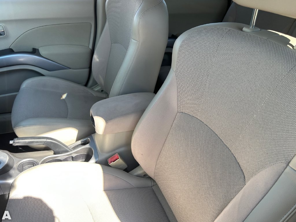 Used 2009 Mitsubishi Outlander XLS FWD image 17