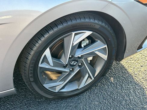 Used 2024 Hyundai Elantra Limited FWD image 33
