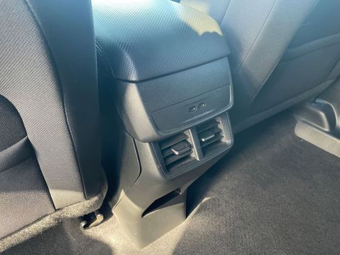 Used 2025 Chevrolet Equinox LT image 23