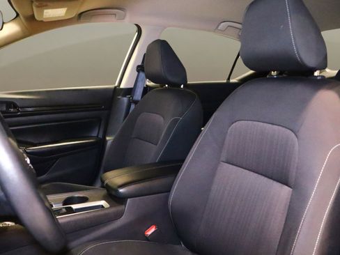 Used 2024 Nissan Altima 2.5 S image 12