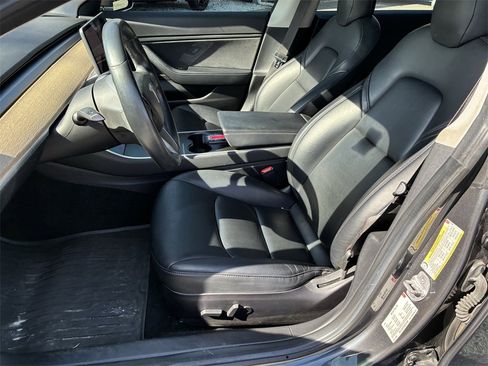 Used 2018 Tesla Model 3 Long Range image 11