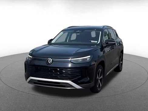 Used 2026 Volkswagen Tiguan SE AWD/4WD image 7