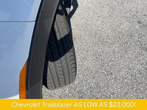 Used 2023 Chevrolet TrailBlazer LT FWD image 48