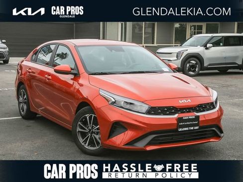 Certified 2023 Kia Forte LXS image 1