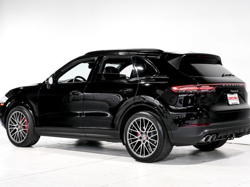 Used 2022 Porsche Cayenne S image 8