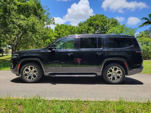 Used 2022 Jeep Wagoneer Series II image 4