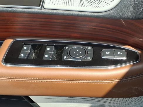 Used 2024 Lincoln Navigator Reserve AWD/4WD image 28