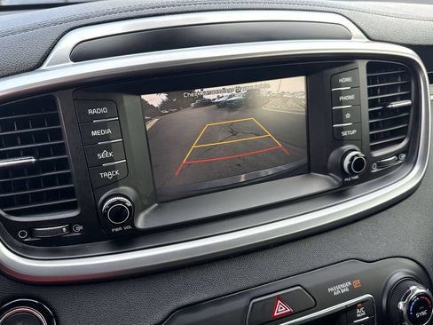 Used 2019 Kia Sorento EX FWD image 22